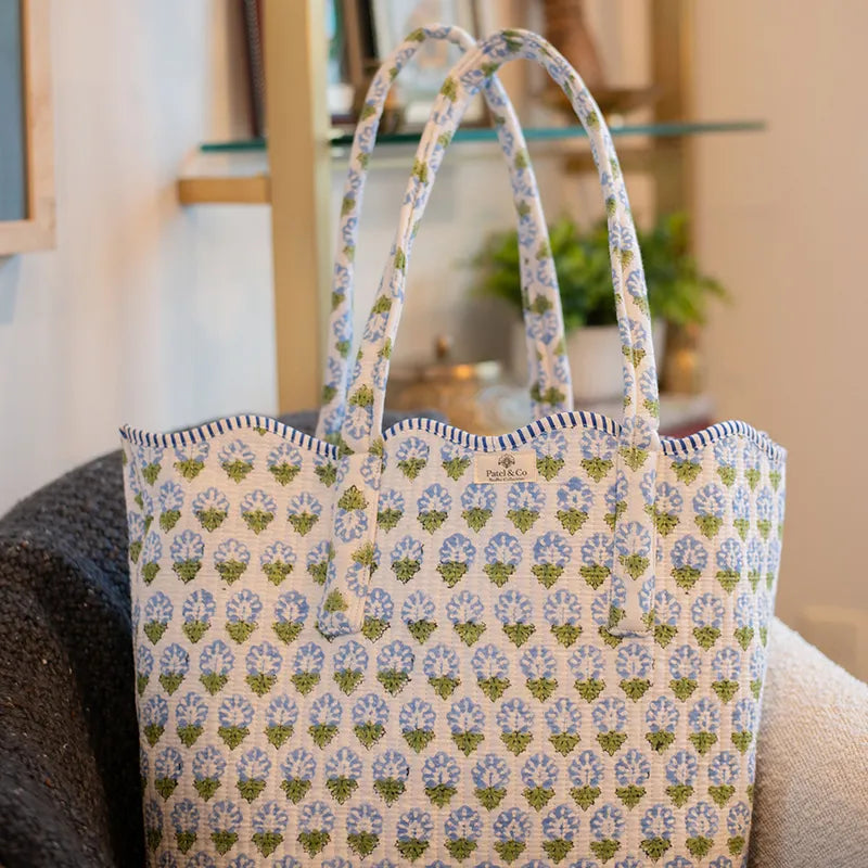 The Scalloped Tote