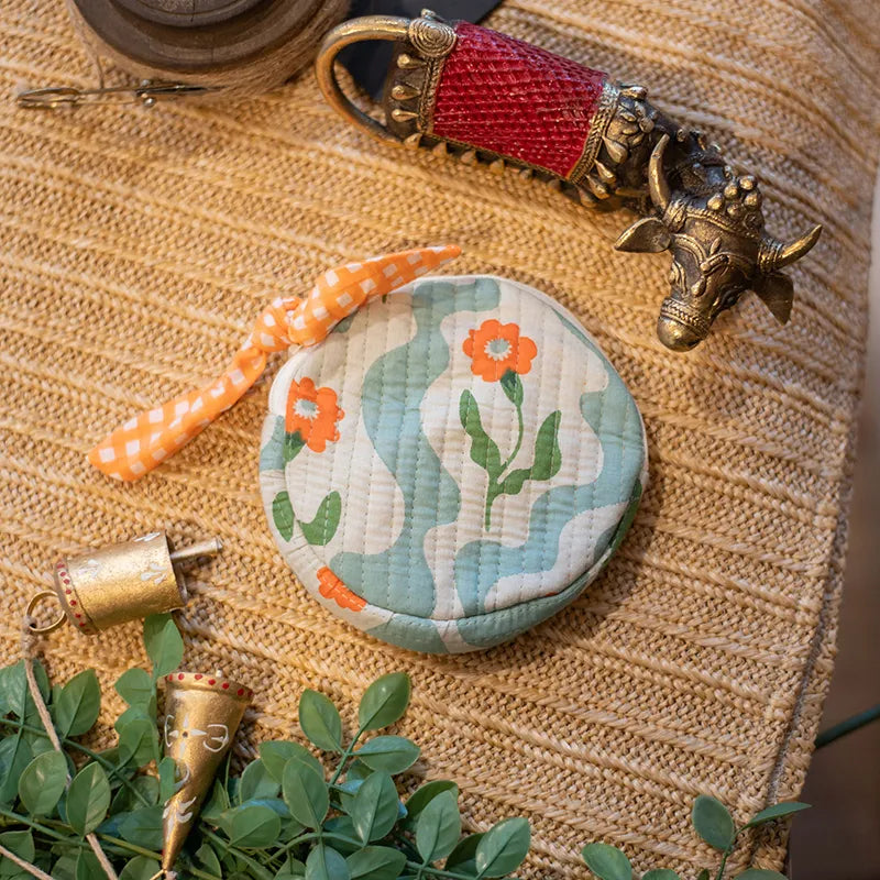 The Round Pouch